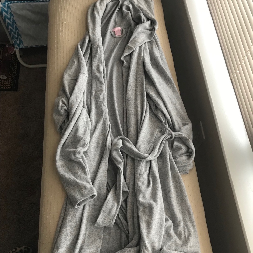 Hooded robe NWT